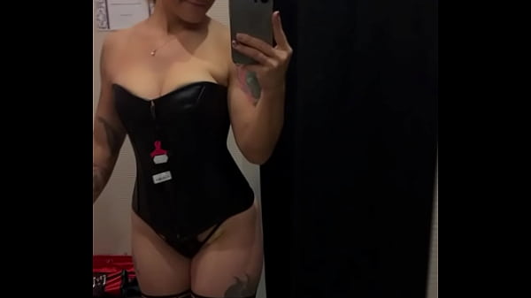 Un essayage vraiment au top ! Deviens fan pour profiter des vidéos SOLO porn et...