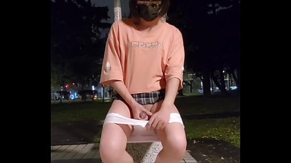 Download Video - 【伪娘】婷萱在野外放尿手冲