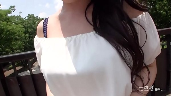 Rina, an affair wife who was dating a man while hiding the fact that she was married. 1