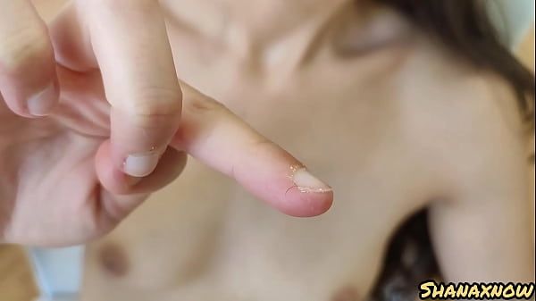 SNOT FETISH SNEEZING NOSE PLAYING BLOWING EATIN...