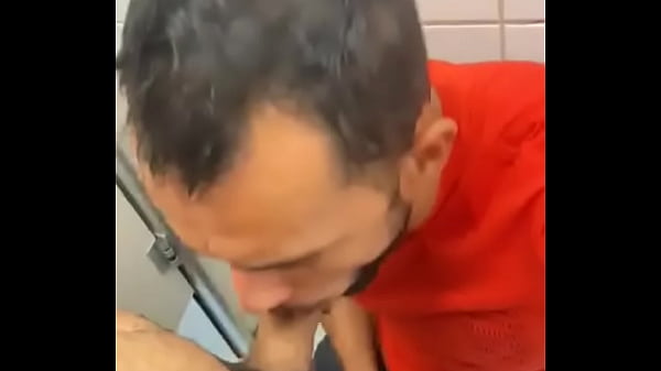 Oral bem gostoso com macho da pica cheia de leite