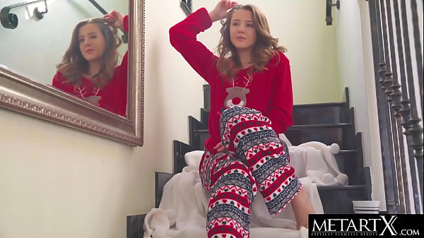 Download Video - Beautiful brunette squeezes her perfect tits as she masturbates