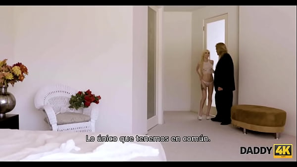 Download Video - DADDY4K&period; Peque&ntilde;a rubia monta la polla del apuesto padre del novio antes de la boda