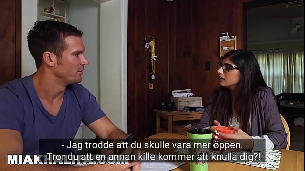 Download Video - MIA KHALIFA - Min pojkv&auml;n l&aring;ter mig inte ha en trekant&comma; s&aring; jag hade sex med tv&aring; svarta m&auml;n