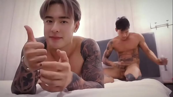 Laza és mély meleg szex