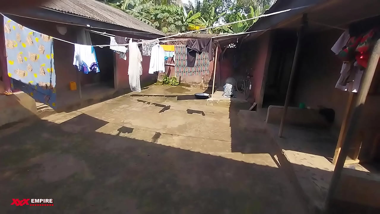 Todos en el recinto quieren follarme.
                    licking sexy amateur beauty roommate young woman skinny body light brown skin muchos negros