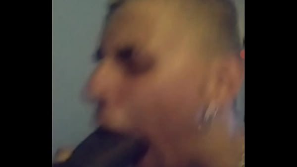 Chupando verga de 25 cm