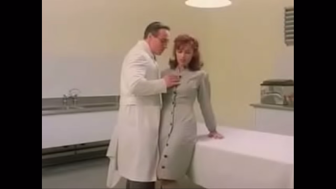 Hombre afectivo tiene sexo con Simona Valli
                    sex fucking hot retro hardsex vintage muchos negros