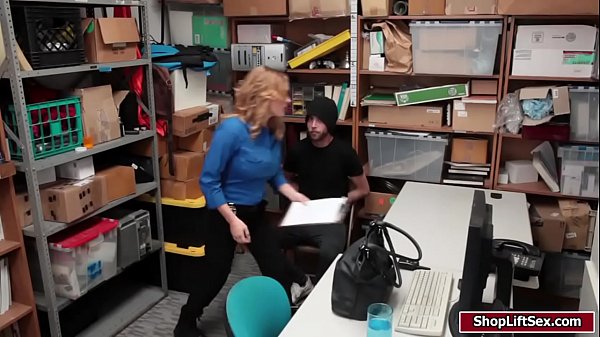 Shoplifter guy bangs blonde LPs pussy