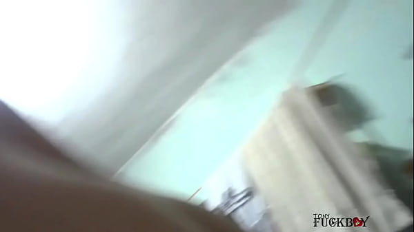 Download Video - MADRASTRA CALIENTE Se mete a la cama de su hijastro porque se la coje m&aacute;s rico por el culo&comma; todo iba bien hasta que llaman a la puerta&period;