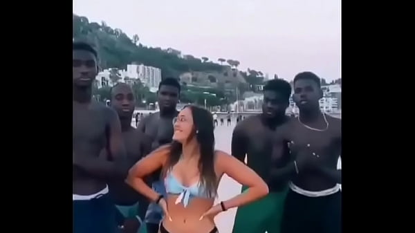 quem é a mulher do video? nome?