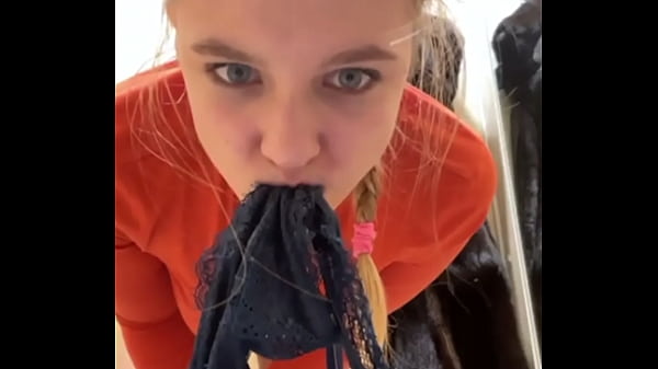 Download Video - Extreme fucking&period; Public masturbate&period; Fingering pussy&period; Vibrator&period; Control me&period; Close up pussy