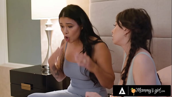 MOMMY'S GIRL - MILF Dana Vespoli Nearly Caught By Husband In Hot Sex With stepbae Chloe Surreal