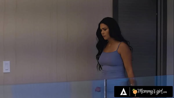 MOMMY'S GIRL - MILF Dana Vespoli Nearly Caught By Husband In Hot Sex With stepbae Chloe Surreal