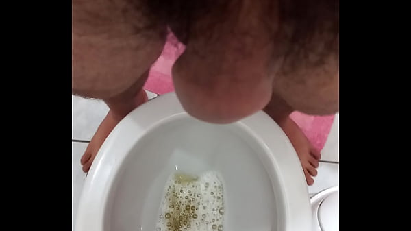 Download Video - Mijando e mostrando pentelho