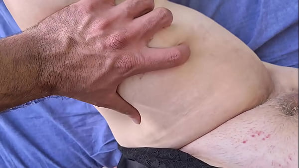 AMATEUR GRANNY PORN: BEAUTIFUL FEET GRANDMA IS HUNGRY FOR CUM