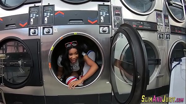 Black babe gets big butt cumshot