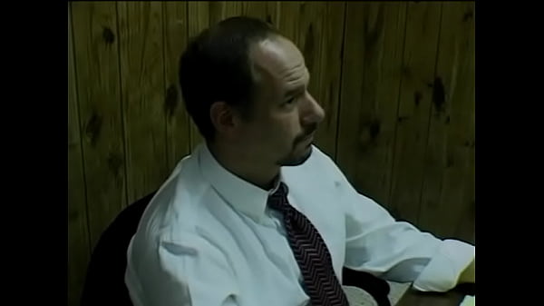 Employer gets head from prospective female employee
