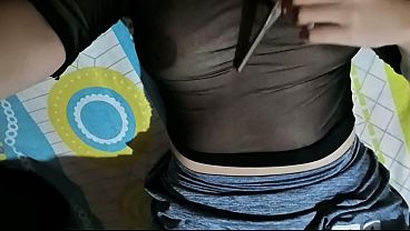 義父は私が潮を吹くまで膣の中で私を犯します。