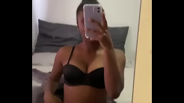 Angel Yakobe mirror selfie