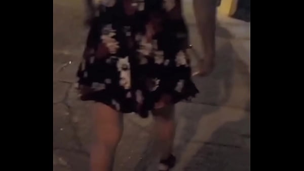 Oh, how hot it is on the street! I get into my boyfriend's car but I'm alone and I leave him wanting to fuck me. REAL 100% IN PERU, STREET TO THE MAXIMUM!!