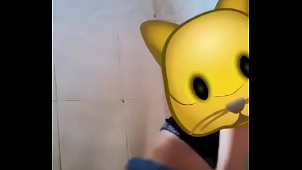 Novinha dan&ccedil;ando funk