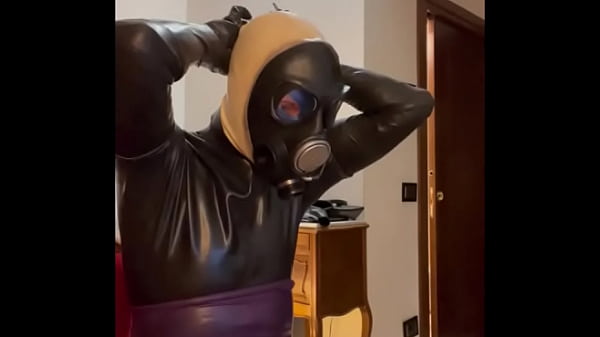 How to wear a tight gas maks (for latex-rubber ...