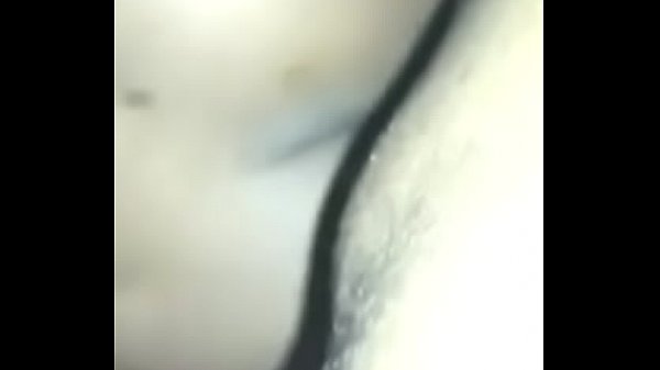 Llenándole el culo de leche a mi cuñado