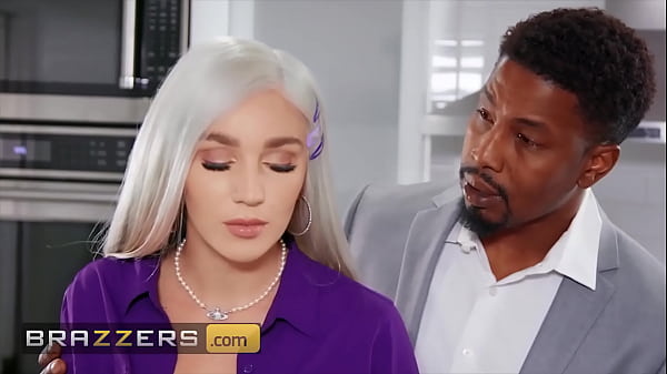 Kendra Sunderland Takes Isiah Maxwell's BBC After Office Foot Rub