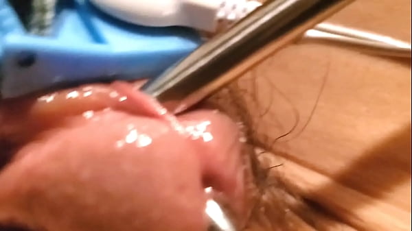 Download Video - 晚上自娛自樂