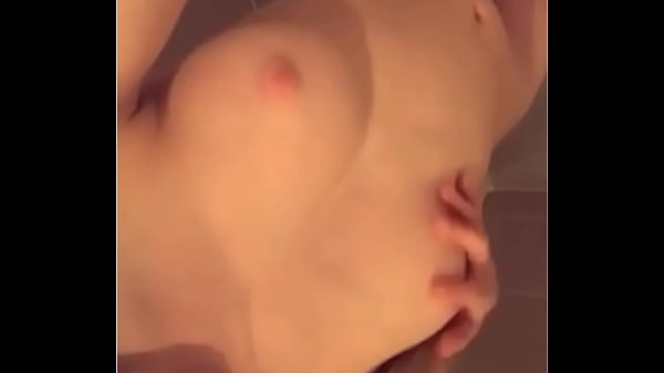 Salope Joue Avec Elle-Même