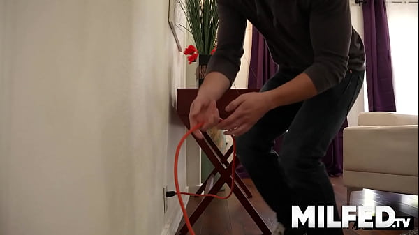 Lusty Stepmom Hungers for Young Dick – MILFED