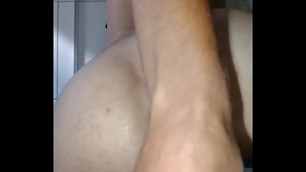 Download Video - Brincando com o desodorante