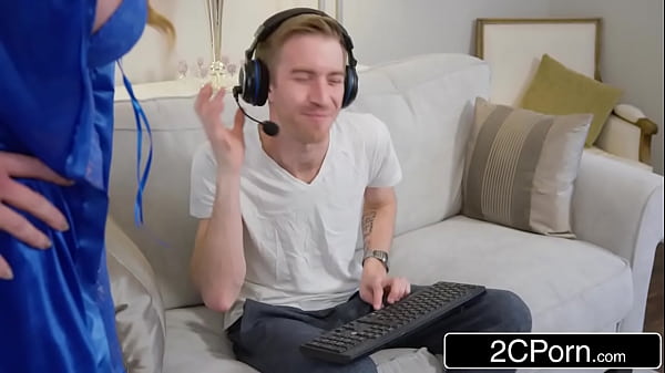 Voluptuous Hungarian Babe Fucked By Her Gamer Step Son - Cathy Heaven
