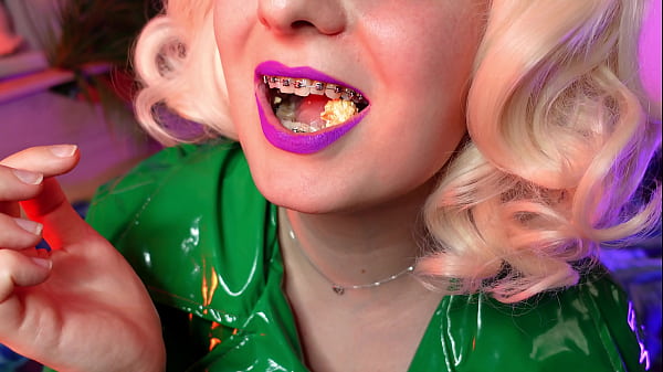 hot blonde eating food - popcorn ASMR mukbang