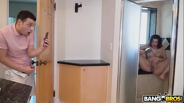 Horny Neighbor Valentina Jewels