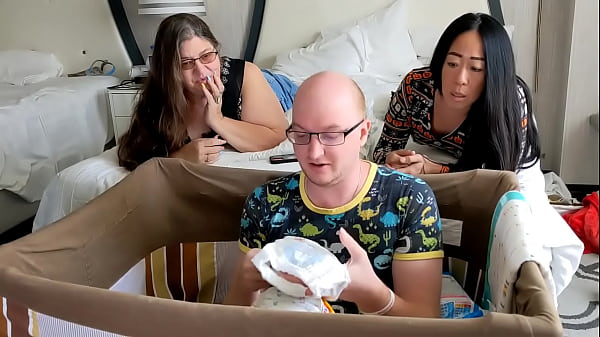 Opening rare Japanese BB Diapers with Kinkydreamzzz