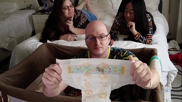Opening rare Japanese BB Diapers with Kinkydreamzzz