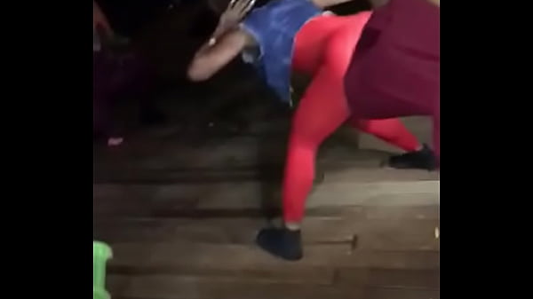 Dancing bootty