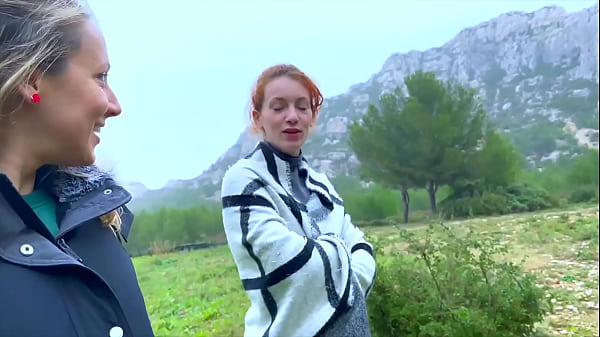 Download Video - Stella et Emmanuelle en plan &agrave; 4 tr&egrave;s chaud