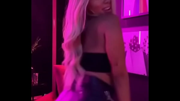 Anita super gostosa dançando