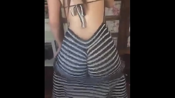 Olha como ela jogando a Buceta gostoso