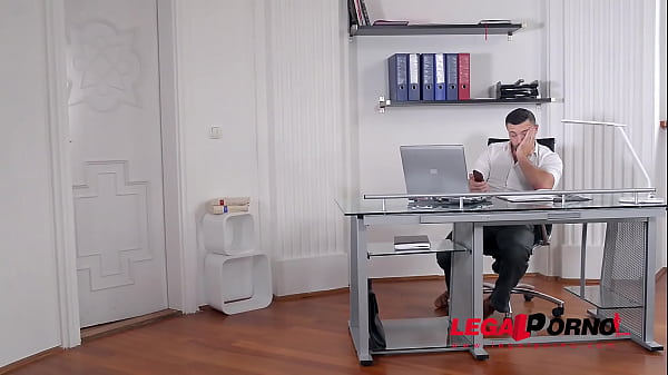 Boss bangs cock-hungry secretary Sarah Highlight's wet pussy at the office GP478