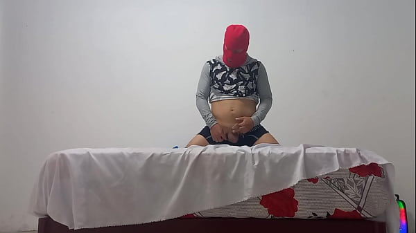 THE NEWBIE OF THE CLASS WANTS TO HAVE SEX WITH AN INFLATED CONDOM