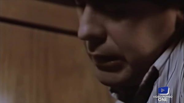 Download Video - Diane Suffren&comma; une secr&eacute;taire investie qui donne son cul