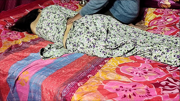 Download Video - Desi Stepmom Fucked Hard By Step Son While Cleaning Fan