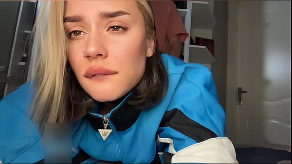 Download Video - My best friend's girlfriend gave me an unforgettable blowjob while he went to the store