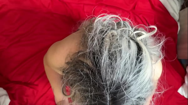 A mature stepmom with a big ass and big tits took a dick in her mouth and offered him her ass