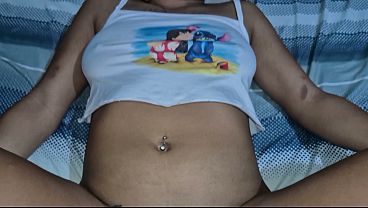 Download Video - Ele me pegou na beirinha da cama e meteu enchendo ela de porra