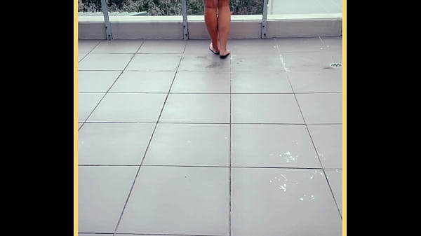 Wifey flashing ont he exclusive hotel balcony